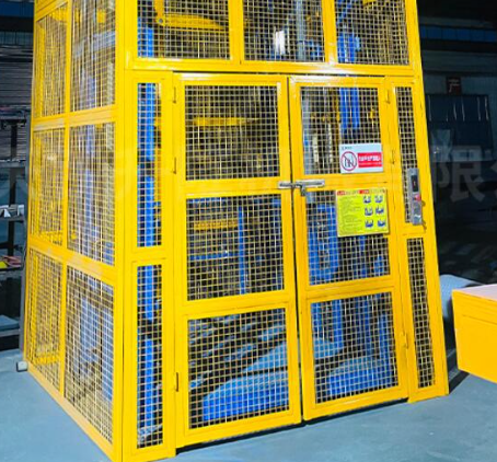 兴城货梯可以安装在室外吗